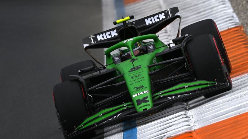 Bortoleto conseguiu um top10 na volta de classficação e larga na 7.ª colocação no GP de Abu Dabi, última etapa da temporada 2025 