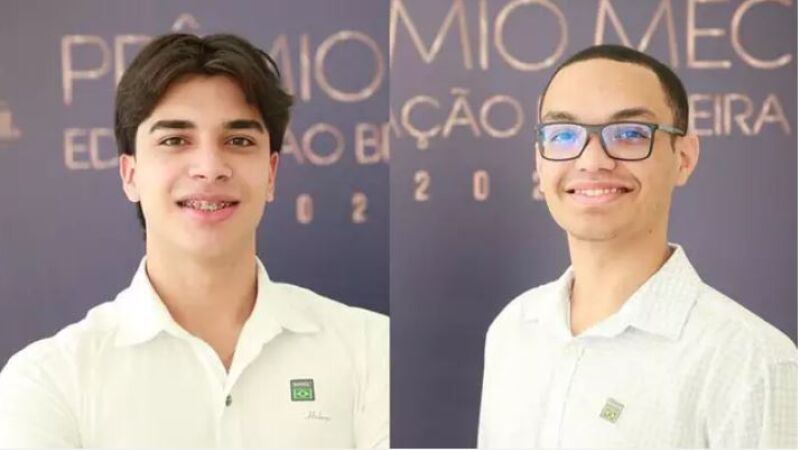 Gabriel e André durante premiação