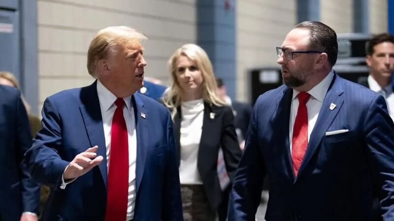 Donald Trump e Jason Miller, conselheiro do presidente dos EUA