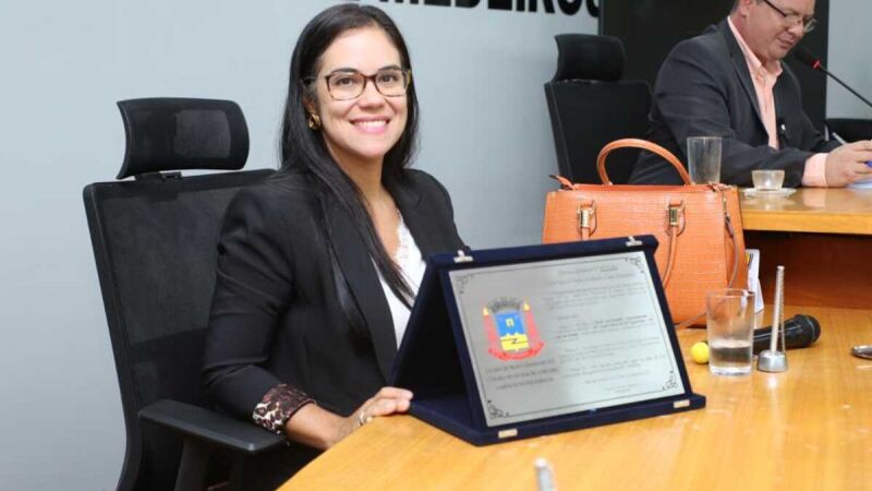 Juíza recebe homenagem na Câmara dos Vereadores em orumbáhá três anos 