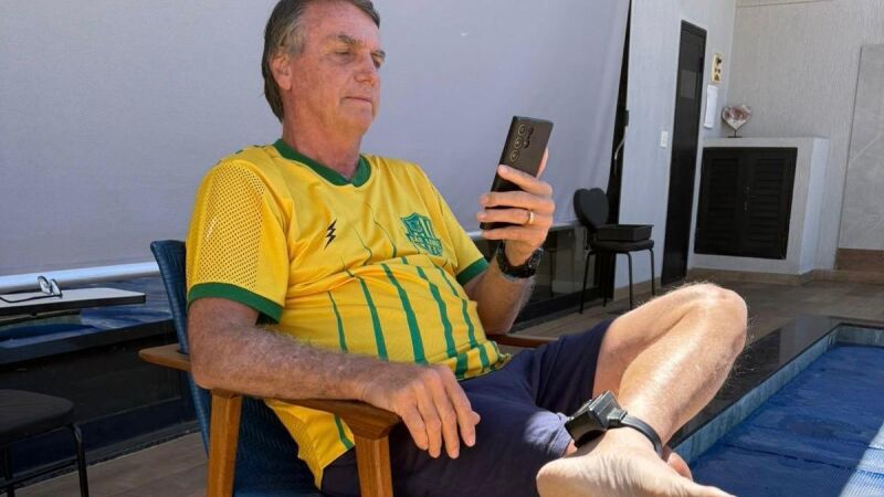Bolsonaro acompanhou os atos do dia 3 de agosto por video-chamada