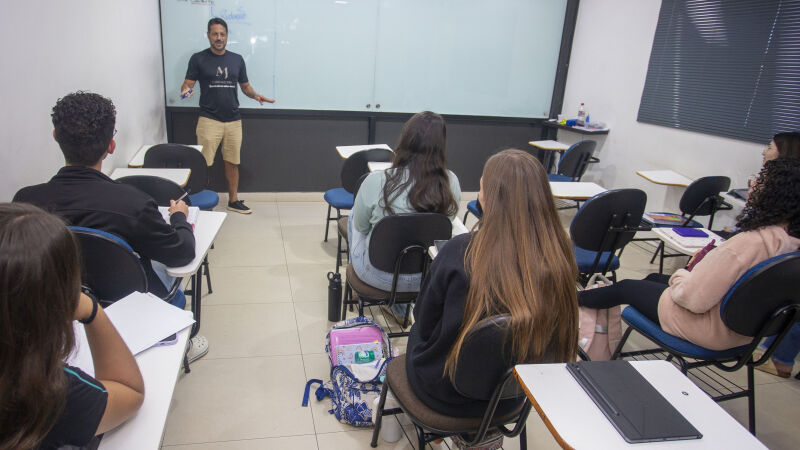 Alunos de cursinho se preparam para a prova do Enem