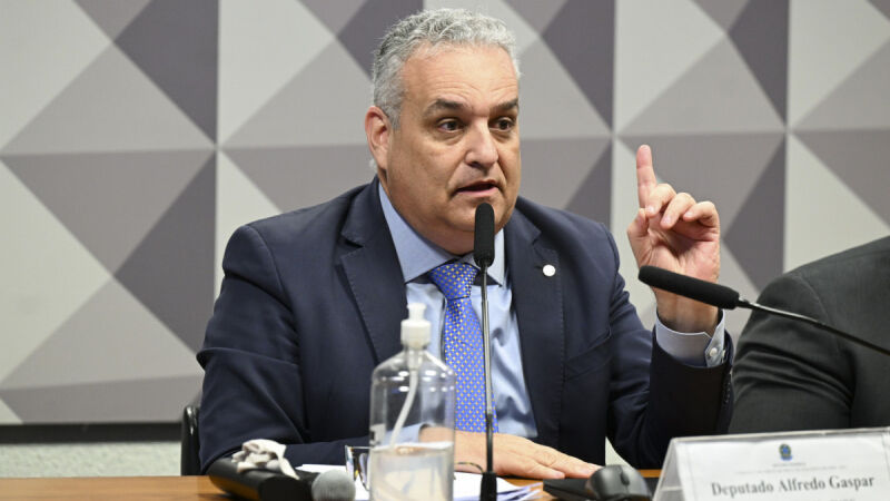 Relator diz que CPMI do INSS blindou 4 depoentes que receberam R$ 10 milhões