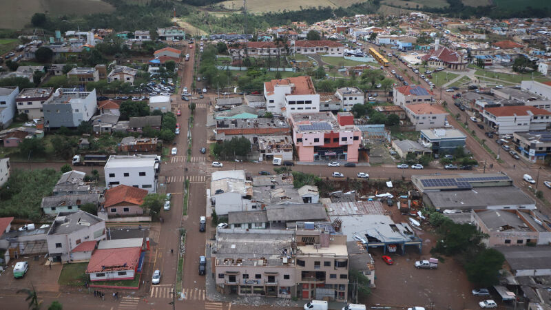 Tornado atingiu cidades do Paraná, principalmente Rio Bonito do Iguaçu