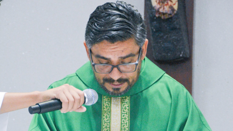 Em Dourados, o domingo foi marcado por despedida do padre Alexsandro de Souza Lima