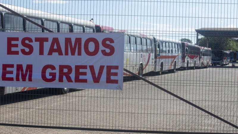 Ônibus estão parados pelo terceiro dia na Capital