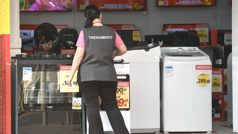 Em novfembro, foram mais demissões que contratações em MS 