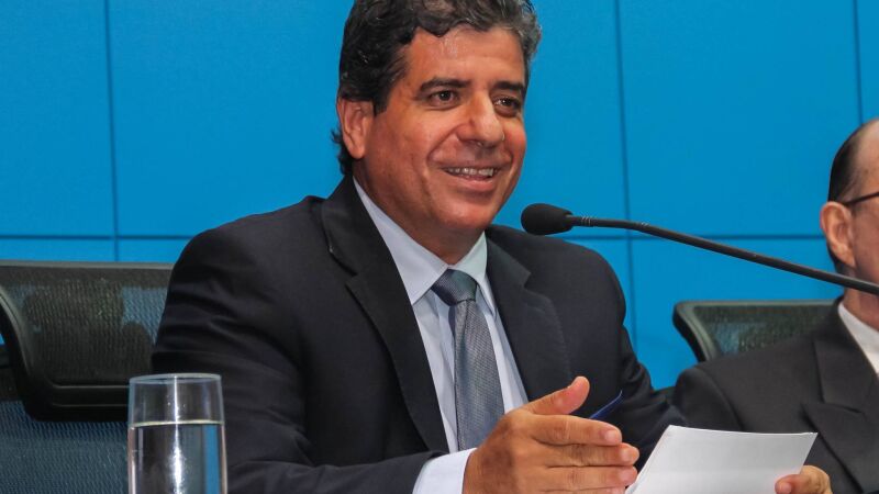 Athayde coleciona quatro mandatos como vereador em Campo Grande e presidiu a Fundação Municipal de Cultura entre 2010 e 2011