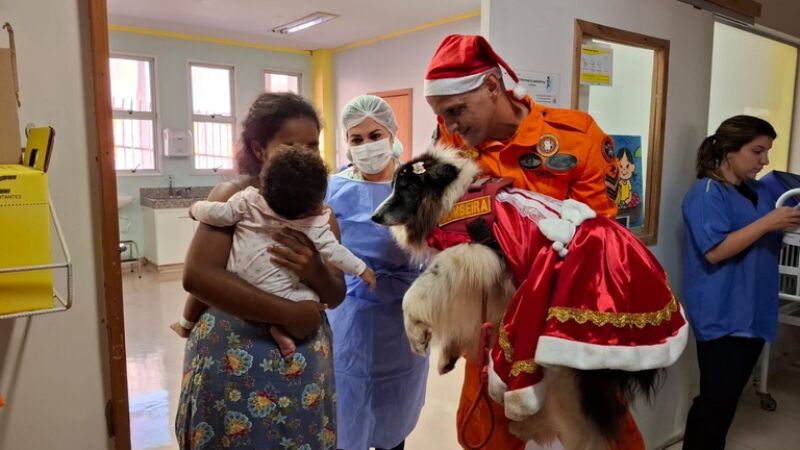 Ação de fim de ano leva canções e 