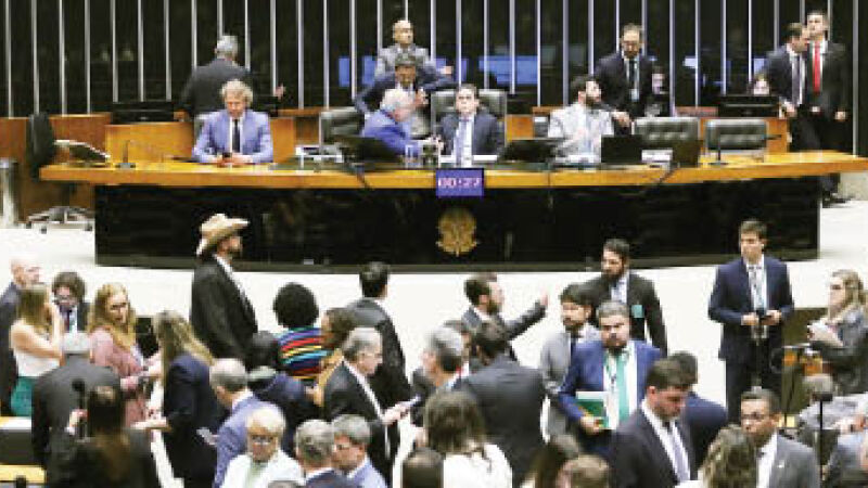 Sessão da Câmara dos Deputados que aprovou a redução da pena dos condenados do 8 de Janeiro