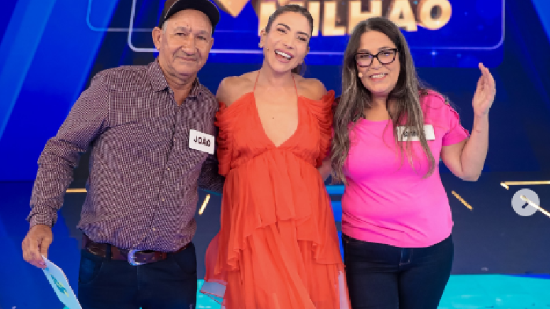 A moradora foi sorteada para participar do quadro Painel do X da Tele Sena, apresentado por Patrícia Abravanel, e tirou a sorte grande