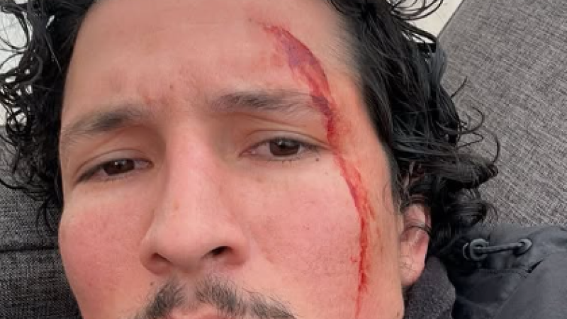 Danny, no set de filmagem da série