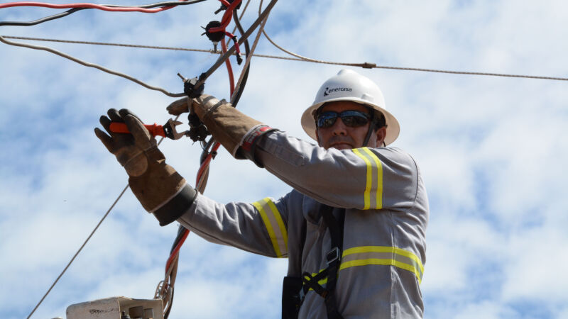 No caso dos cortes, informação deve ser feita com antecedência, encaminhada de forma escrita através de correspondência ou até por mensagem eletrônica
