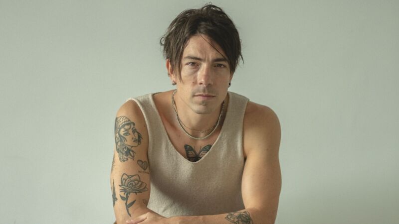 Nascido em Campo Grande, Di Ferrero ficou conhecido nacionalmente por ser vocalista da banda NX Zero