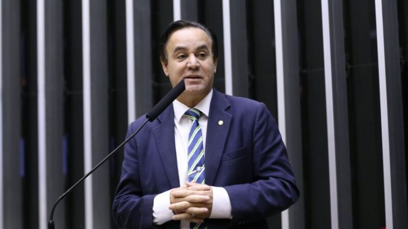 Ambientalista e aliado de Jair Bolsonaro, político paulista retorna à Câmara após renúncia da deputada do PL