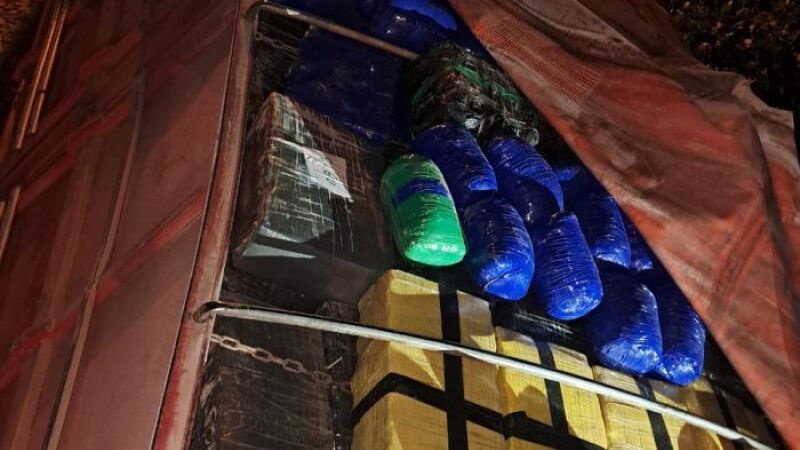 Maconha foi apreendida durante operação na região de Salto del Guaíra