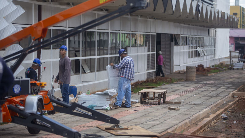 Miglioli afirma que não será possível entregar dentro do prazo previsto, final de dezembro, e o principal problema, agora, foi a parte da instalação do sistema de ar-condicionado que não foi concluída. 