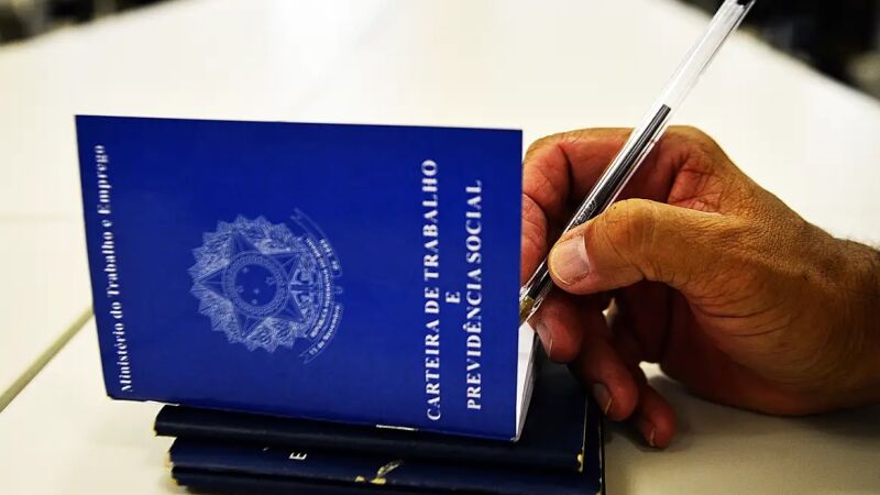 Trabalhador foi registrado como empregado doméstico com supersalário, sem nunca ter trabalho no ofício