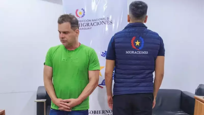 O ex-diretor da PRF Silinei Vasques foi entregue na noite desta sexta-feira (26) para polícia paraguaia à PF, em Foz do Iguaçu