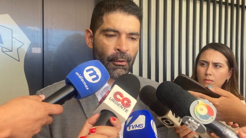 Titular da Delegacia Especializada de Homicídios e Proteção à Pessoa (DHPP), Rodrigo Daltro, em coletiva de imprensa nesta sexta-feira (5)