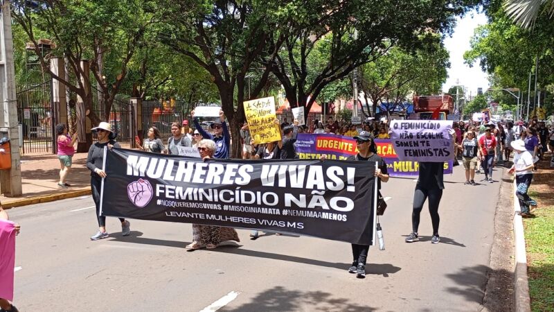 Movimento reuniu manifestantes na Capital na manhã deste domingo (7)