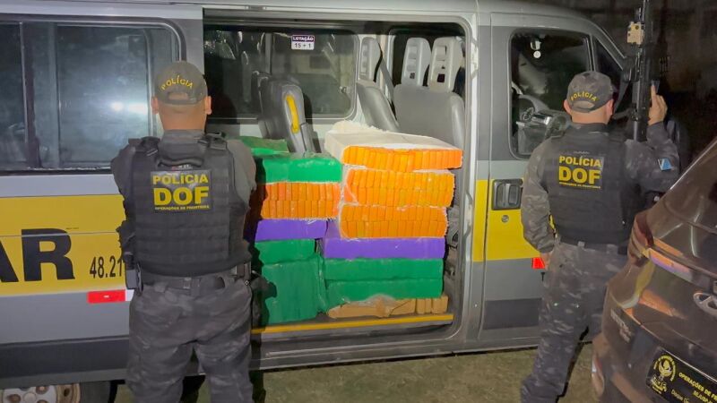 DOF apreende R$ 1,2 mil em droga que era transportada em van escolar