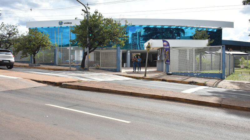 Uniderp, em Campo Grande, oferta um dos cursos de Medicina com nota baixa no Enamed 