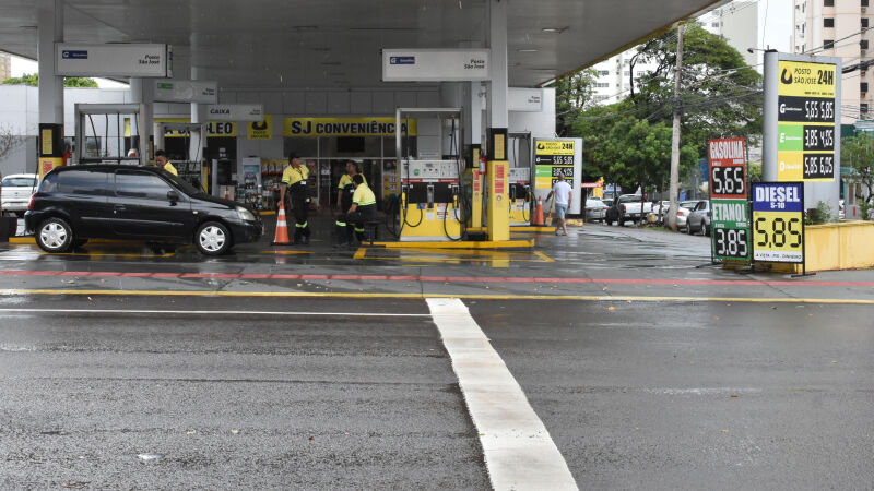 Levantamento da ANP mostra diferença no preço médio da gasolina entre municípios de Mato Grosso do Sul; em Corumbá, litro chega à média de R$ 7,09