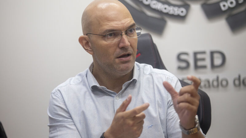 Hélio Queiroz Daher - Secretário de Estado de Educação