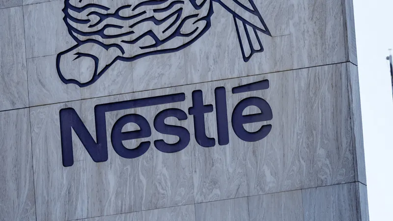 Vigilância Sanitária intensifica fiscalização e orienta pais a verificarem lotes de produtos recolhidos