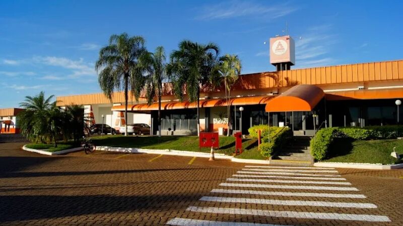 Campo Grande estava com média de 3,92 na relação de médicos por mil habitantes. O requisito exige que este número esteja abaixo da referência de 3,73