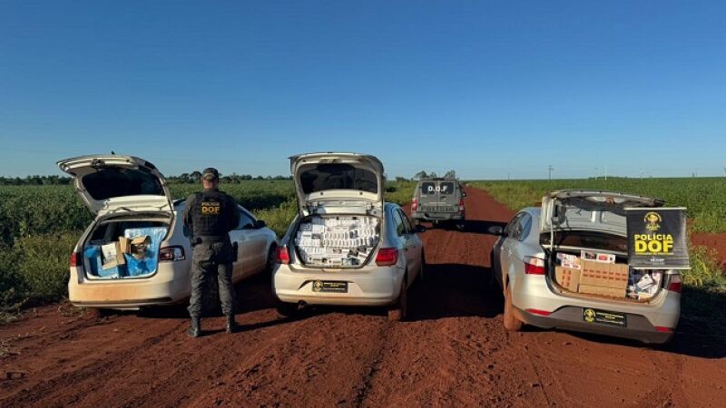 Os policiais localizaram os três veículos abandonados e nenhum suspeito foi preso
