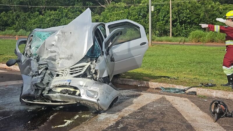 Colisão entre dois veículos deixou três feridos em Campo Grande