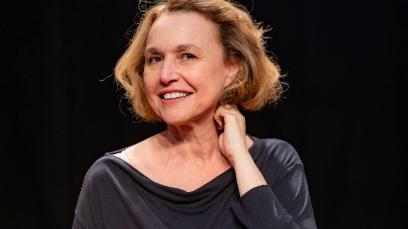 Capa da semana B+: Entrevista exclusiva com a atriz Kelzy Ecard destaque na novela 