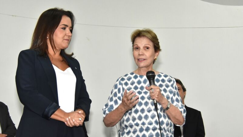 Adriane Lopes e Tereza Cristina, durante evento na prefeitura de Campo Grande