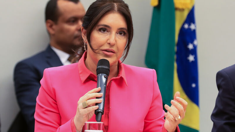 A ministra do Planejamento e Orçamento, Simone Tebet (MDB), é cotada para disputar o governo de SP