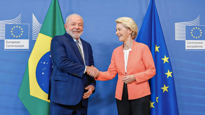 Lula e a presidente da Comissão Europeia, Ursula von der Leyen