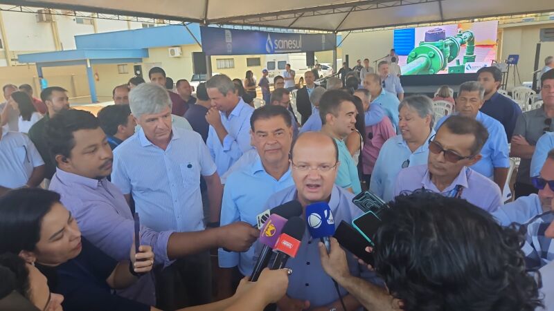 Governador em exercício José Carlos Barbosa, em coletiva 