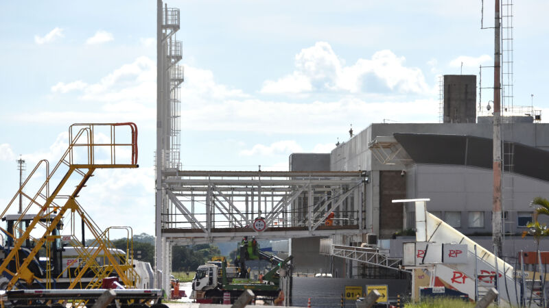 Aeroporto de Campo Grande está em obras para instalação de fingers
