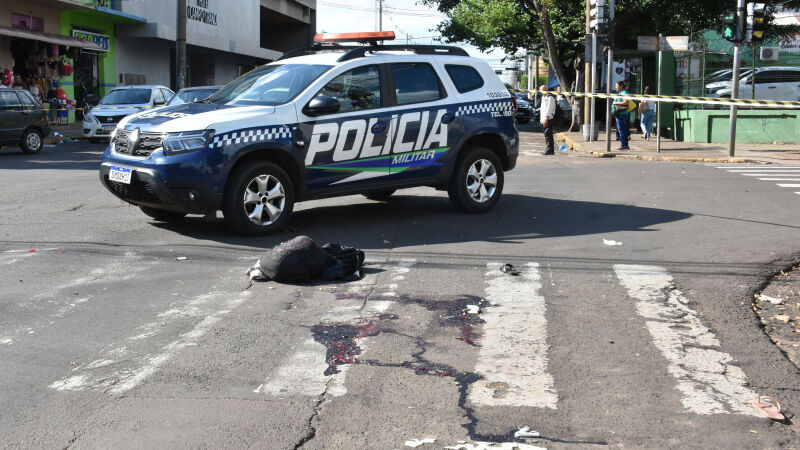A área isolada é entre a Rua 15 de novembro e a Calógeras, na esquina da Catedral Nossa Senhora da Abadia e Santo Antônio