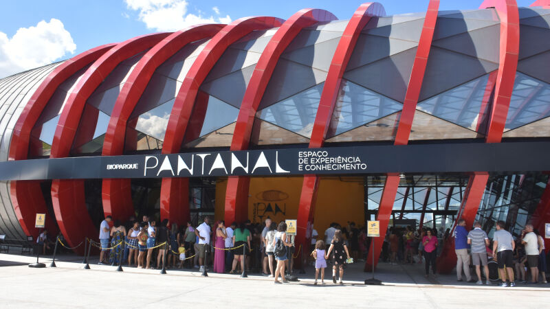 Bioparque Pantanal, maior aquário de água doce do mundo, localizado nos altos da Avenida Afonso Pena