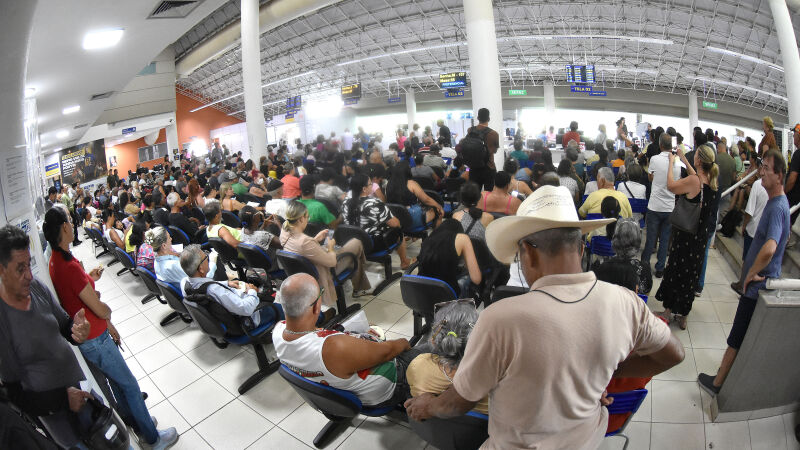 População compareceu em peso na Central do Cidadão para contestar aumento do imposto