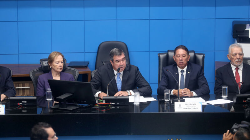 O governador Eduardo Riedel participou da abertura da abertura dos trabalhos anuais na Assembleia Legislativa nesta terça-feira (3)