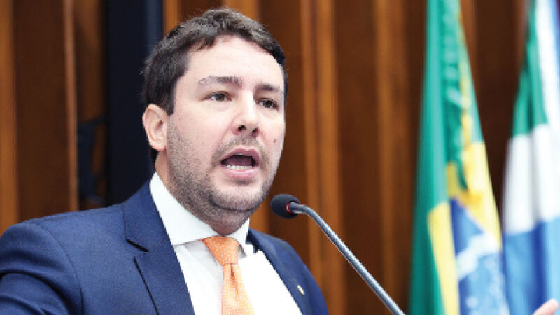 O deputado Catan tem usado a tribuna para atacar o presidente da Cassems, Ricardo Ayache