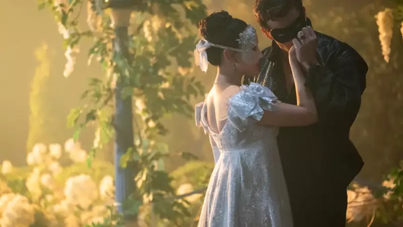 Bridgerton, o prazer do clichê que insiste em funcionar na 4ª temporada