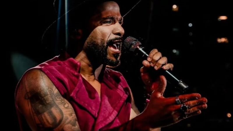 Alexandre Pires traz show de turnê 