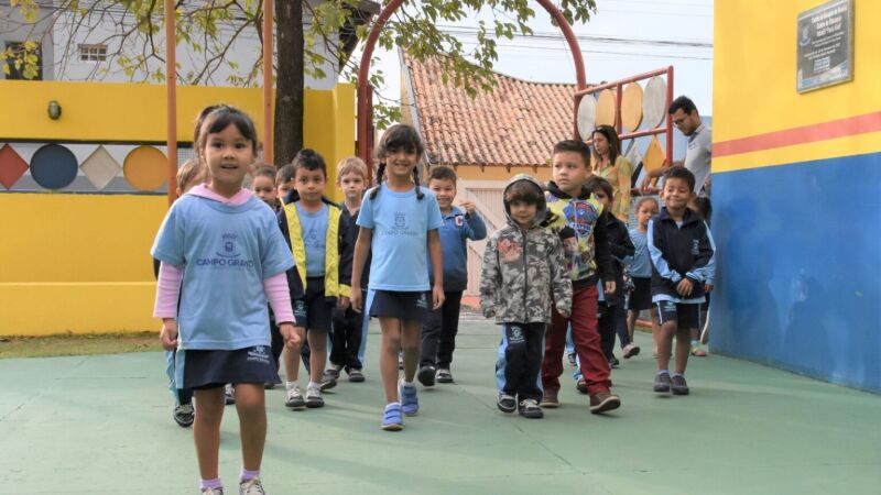 Aulas na Rede Municipal começaram nesta segunda-feira