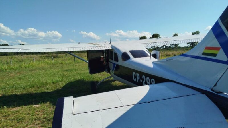 Aeronave pousou em fazenda no Pantanal e foi abandonada com R$ 28,8 milhões em cocaína