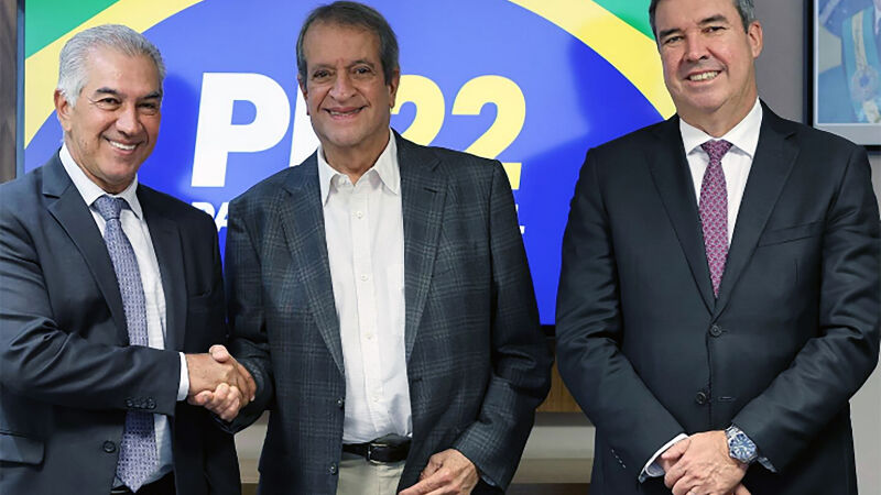 Reinaldo Azambuja, Valdemar Costa Neto e Eduardo Riedel durante reunião no ano passado no DF