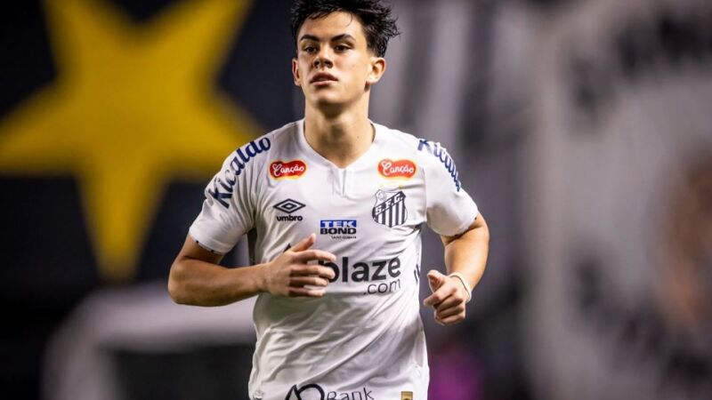 João Pedro Chermont, lateral do Santos 